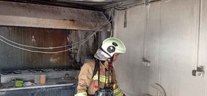 Defne'de iş yeri alevlere teslim oldu