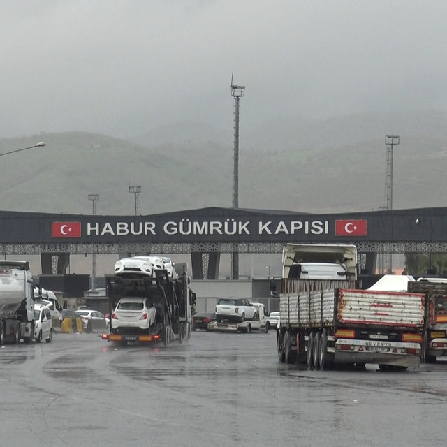 Orta Doğu'daki gerilime rağmen Habur Sınır Kapısı'nda ticaret trafiği kesin...