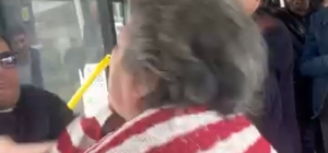 Bursa'da belediye otobüsündeki 'yer' kavgası kamerada