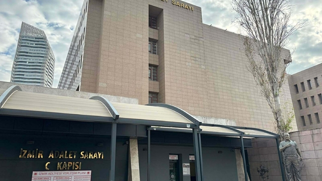 İzmir'de sahte site açıp, dolandırıcılık yapan 25 şüpheli tutuklandı