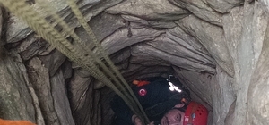 Bahçedeki kuyuya düşen 94 yaşındaki adam kurtarıldı