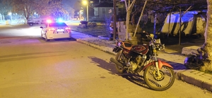 Karaman'da polis ve motosikletli arasında yaşanan kovalamaca film sahneleri...