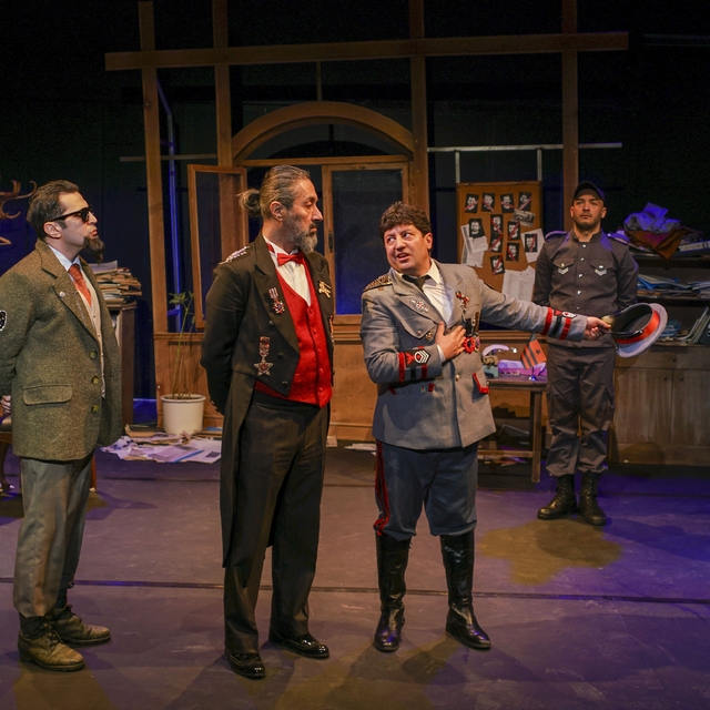 AŞT Dünya Tiyatro Günü'nü üç ayrı sahnede üç farklı oyunda kutladı