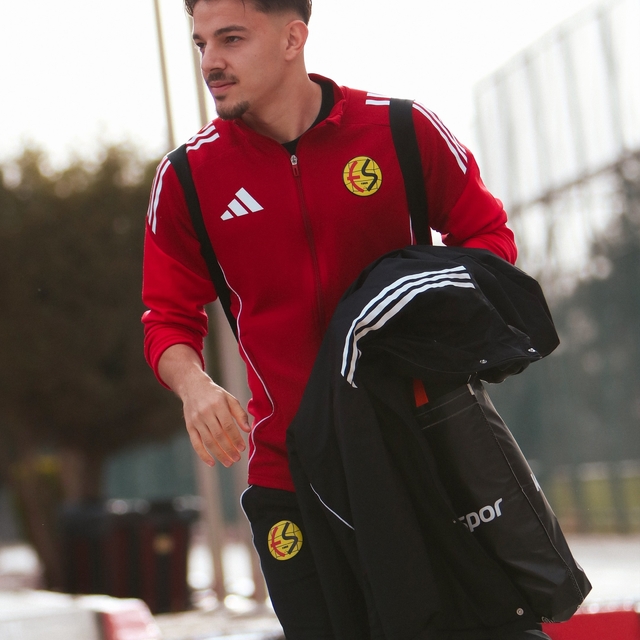 Eskişehirspor, Karşıyaka deplasmanı için yola çıktı