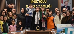 Van’da kitap okuma yarışmasında dereceye girenler ödüllendirildi