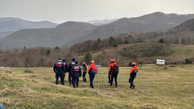 Kendisinden haber alınamayan 75 yaşındaki adam didik didik aranıyor