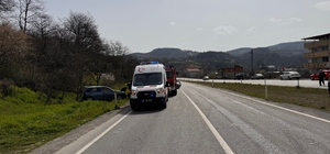 Zonguldak'ta kamyonetle otomobilin çarpıştığı kazada 1 kişi yaralandı