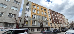 Eskişehir'de 4'üncü kattan düşen öğrenci ağır yaralandı Tedavi altına alınan genç kızın nasıl düştüğü araştırılıyor