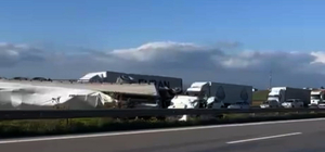 Gaziantep'te TIR, otomobile çarptı: 2 yaralı