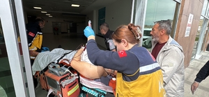 Önce boşanma aşamasında olduğu eşini, sonra kendisini bıçakladı