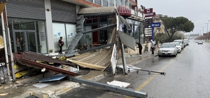 Denizli'de kuvvetli rüzgar hayatı olumsuz etkiliyor