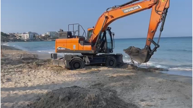 Kuşadası'nın dünyaca ünlü plajları turizm sezonuna hazırlanıyor