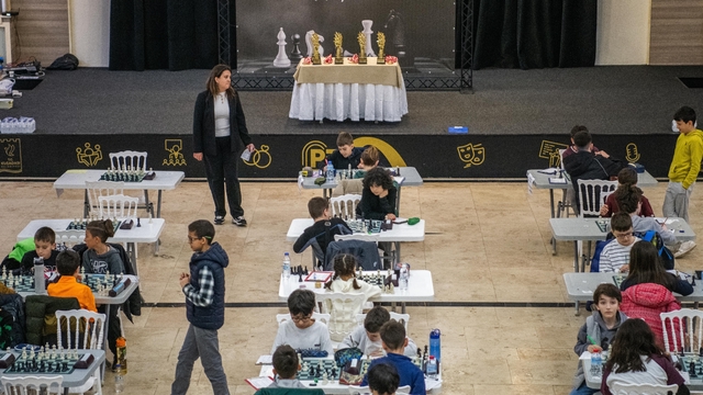 Kuşadası'nda satranç turnuvası heyecanı