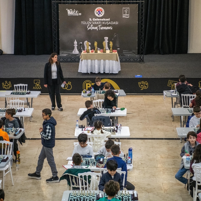 Kuşadası'nda satranç turnuvası heyecanı