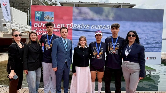 İstanbul Lider Koleji, Büyükler Türkiye Kupası Kürek Yarışları'ndan 3 madalya ile döndü