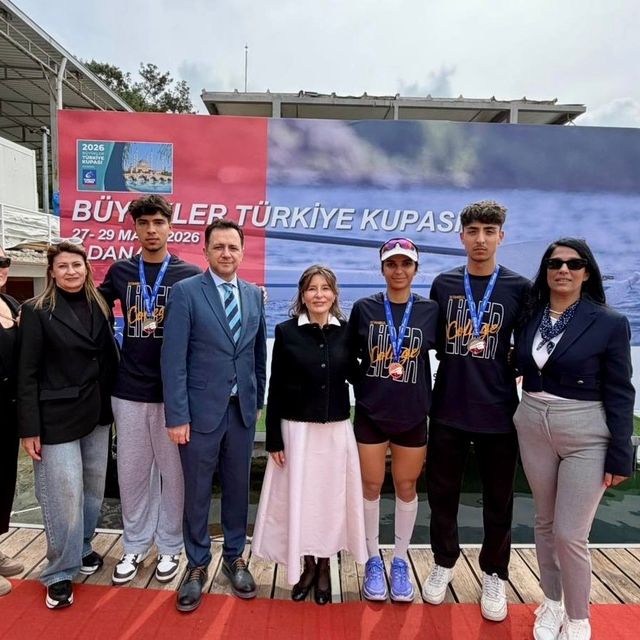 İstanbul Lider Koleji, Büyükler Türkiye Kupası Kürek Yarışları'ndan 3 madal...