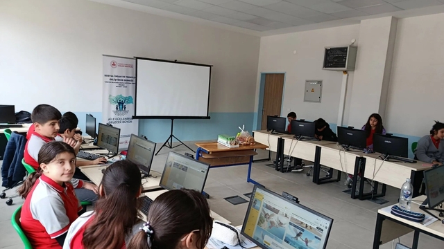 Sinop'ta, ortaokul öğrencileri teknolojiyle üretiyor!