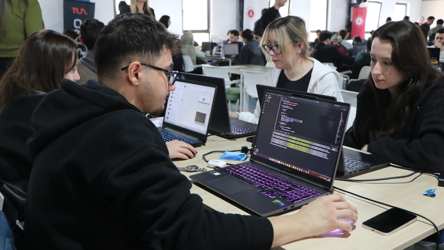 Samsun'da TUA tarafından yapılan Astro Hackhaton yarışması başladı