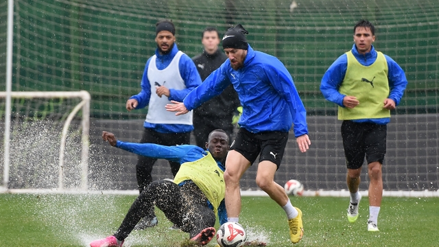 Manisa FK'da Adana Demirspor mesaisi sürüyor