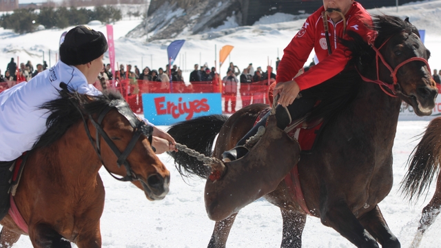 Kökbörü Oyunları Erciyes 2026 nefes kesti
Türkiye'de ilk kez Kökbörü Oyunları Erciyes'te düzenlendi