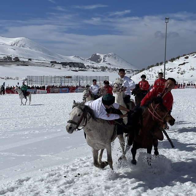 Kayseri'de "Kökbörü Oyunları Erciyes 2026" yapıldı