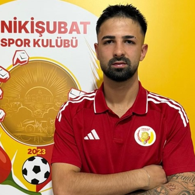 Kahramanmaraş'ta bilinci kapanan futbolcu dakikalarca sedye ve ambulans bek...