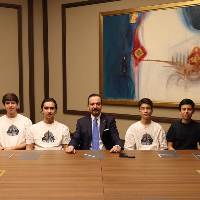 AK Parti Genel Başkan Yardımcısı Zorlu, Özbekistan'ın "Music Bolalar" grubu...