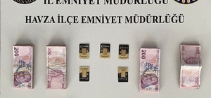Sahte altınla dolandıran şüpheliler kuyumcuda yakalandı