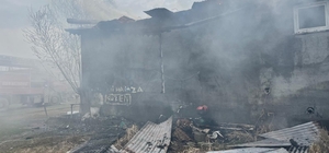 Iğdır’da çıkan yangında ev küle döndü