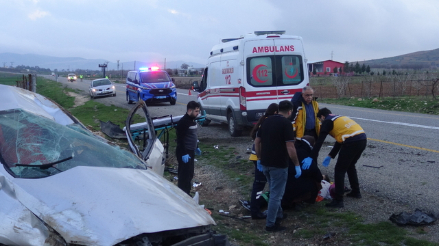 Batman'da otomobil yol kenarına yuvarlandı: 5 yaralı