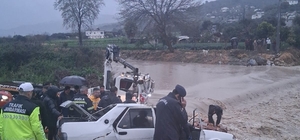 Muğla’da otomobil sel sularına kapıldı: 1 ölü, 1 yaralı