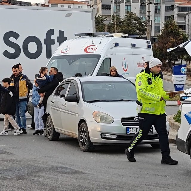 Tekirdağ'da iki otomobilin çarpıştığı kazada 5 kişi yaralandı