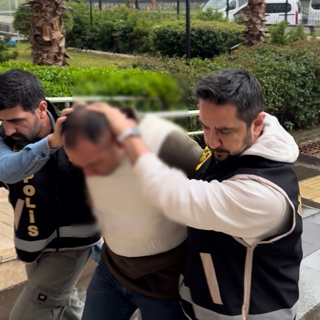 Başgardiyan Hayal evinde ölü bulundu; vücudunda darp izleri tespit edildi:...