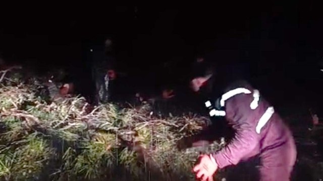 Marmaris'te şiddetli fırtına etkili oluyor