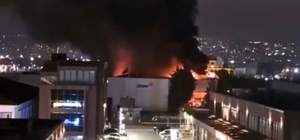 Raf imalatı yapılan fabrika alevlere teslim oldu