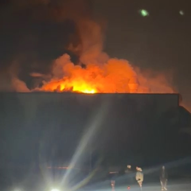 Raf imalatı yapılan fabrikada yangın