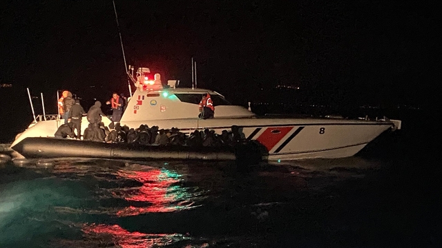 Balıkesir açıklarında 39 düzensiz göçmen  kurtarıldı