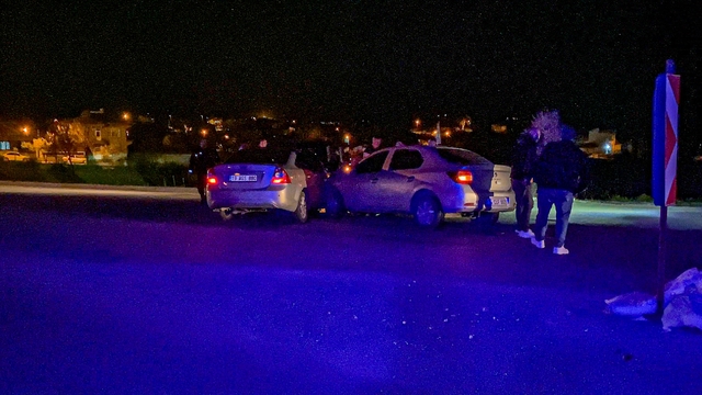 Çorum'da iki otomobil çarpıştı: 6 yaralı