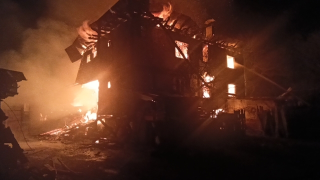 Kastamonu'da 2 evde yangın çıktı: Ahır, odunluk ve samanlık da yandı