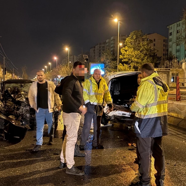 Kaza yapan ehliyetsiz ve alkollü sürücüyü, polis tedaviye ikna etti
Kayseri...