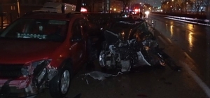 Bursa'da zincirleme kaza: 3 yaralı Kazaya yardım etmeye koştu, bir kaza daha yaşandı