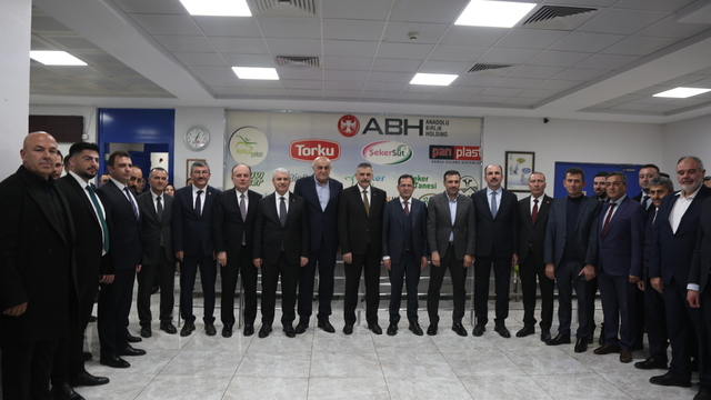 Bakan Çiftçi, Çumra Şeker Fabrikası'nı ziyaret etti