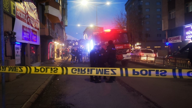 Erzurum'da halı mağazasında yangın: Polis bir kişiyi gözaltına aldı