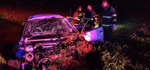 Otomobil tarlaya yuvarlandı: 1 ölü, 3 yaralı