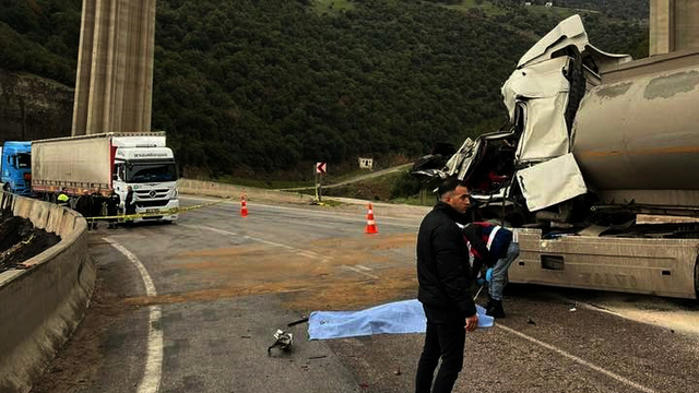 Gaziantep'te tankerler kafa kafaya çarpıştı:1 ölü, 1 yaralı
