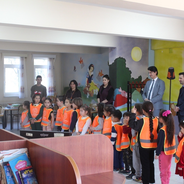 Köyceğiz'de minik kalpler kütüphane ile buluştu