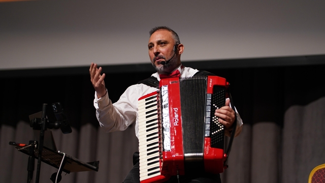 Kaşıkçı'dan Isparta'daki festivalde "Kadın ve Göç" temalı müzikli söyleşi