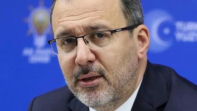 Karşıyaka Stadı için kritik imza atıldı
AK Parti'li Kasapoğlu: "Belediye artık kazmayı vurabilir"