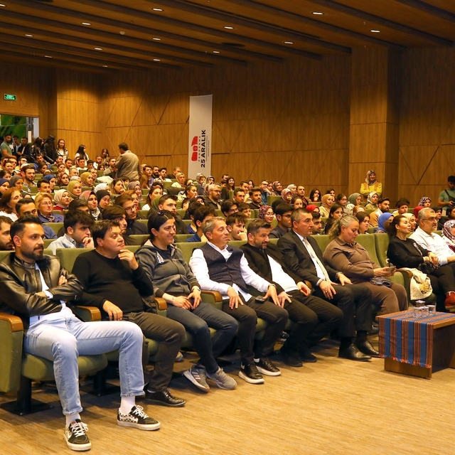 Gaziantep Büyükşehir ev sahipliğinde Oytun Erbaş insan aklını anlattı