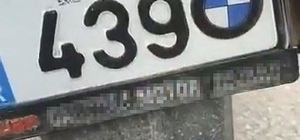 Elazığ'da plakayı kalemle boyayarak değiştiren sürücüye 220 bin lira ceza yazıldı Kalemle plakasını boyayan sürücü polis ekiplerinden kaçamadı: Sürücüye 220 bin lira ceza yazıldı